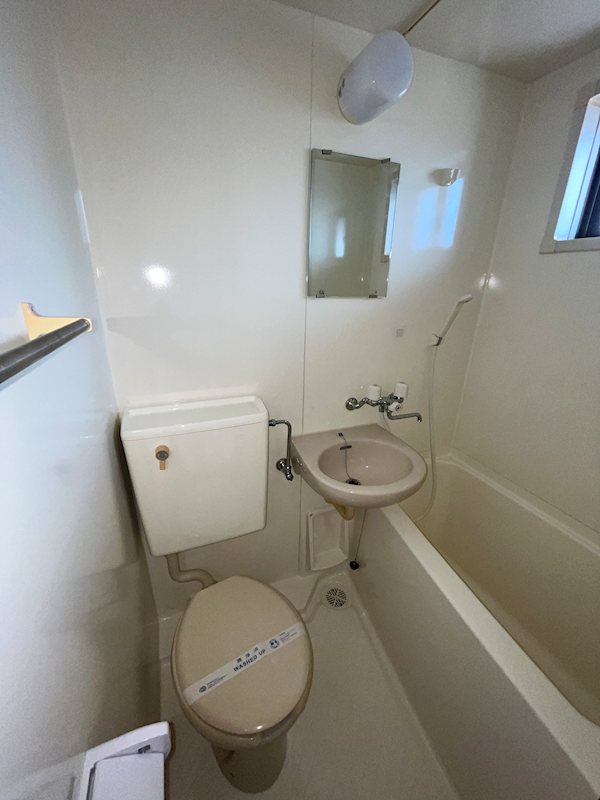 バス・シャワールーム　※同タイプ別居室のお写真です。