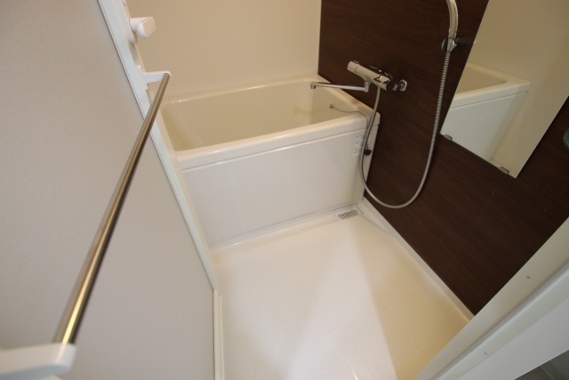 バス・シャワールーム　※別室の参考写真の為、現況優先です。