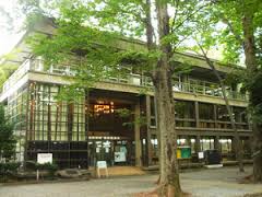 図書館　府中市立宮町図書館（図書館）まで425m