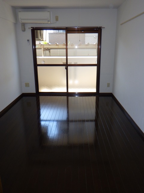 居室・リビング　※設備等現況を優先いたします。