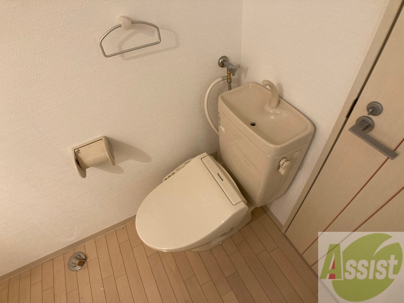 トイレ　ウォシュレット付きのトイレです。シャワートイレは日本の宝。