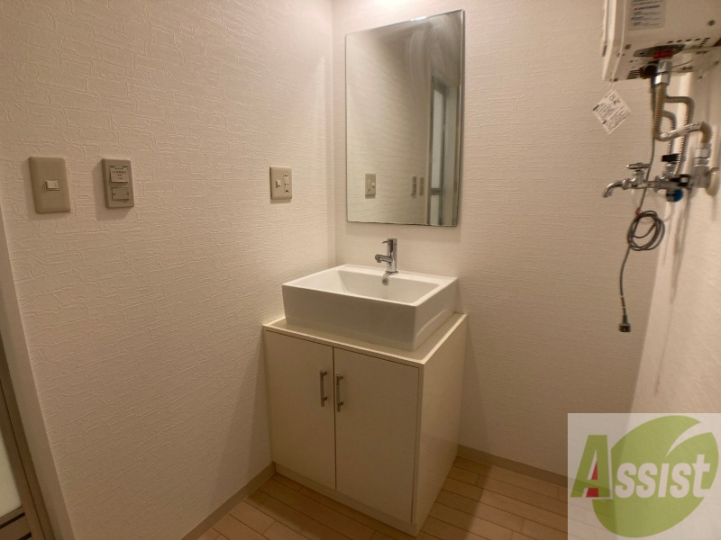 洗面設備　洗面台は独立していて使いやすそうですね。