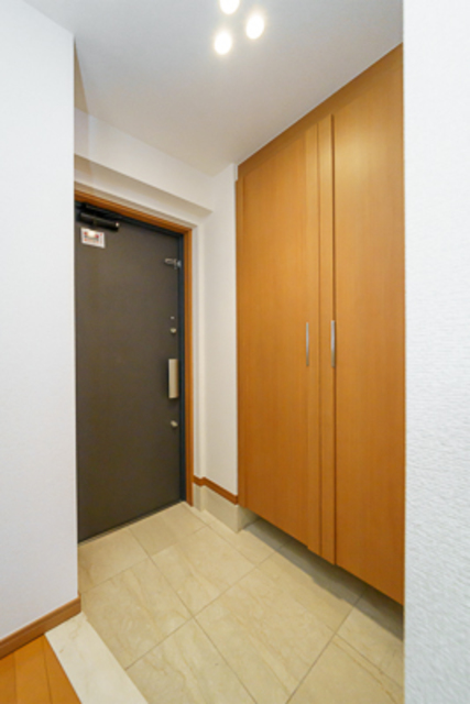 玄関　※写真は同タイプ住戸です。
