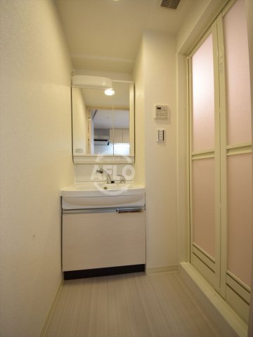 洗面設備　プレサンス谷町七丁目II　洗面所