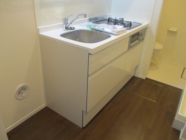 キッチン　料理の幅が広がるグリル付ガス２口システムキッチン