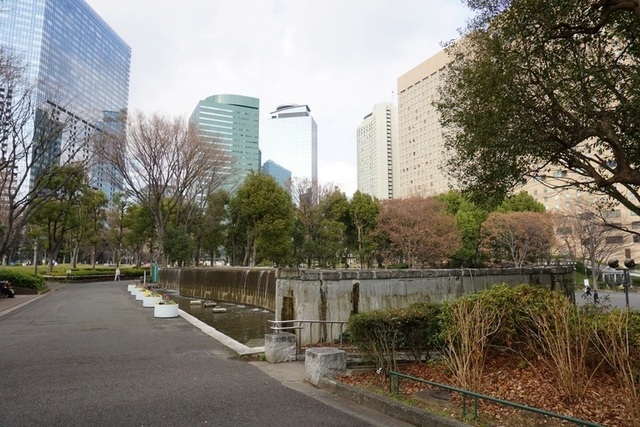 公園　新宿中央公園（公園）まで768m