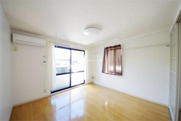 居室・リビング　洋室８帖