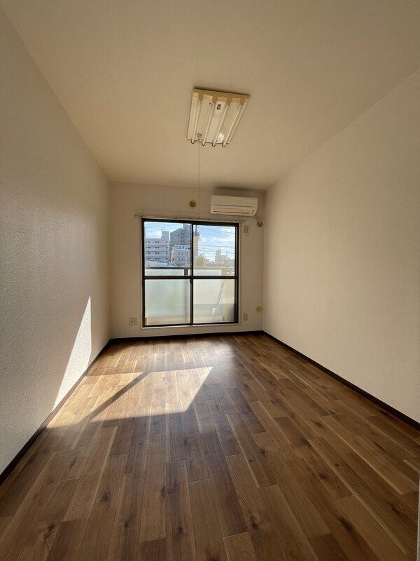 居室・リビング　使いやすい居間です