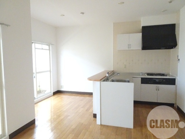 居室・リビング　フローリングだからお掃除が楽♪