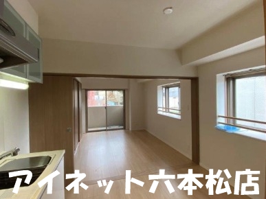 居室・リビング　広々としていいですね。