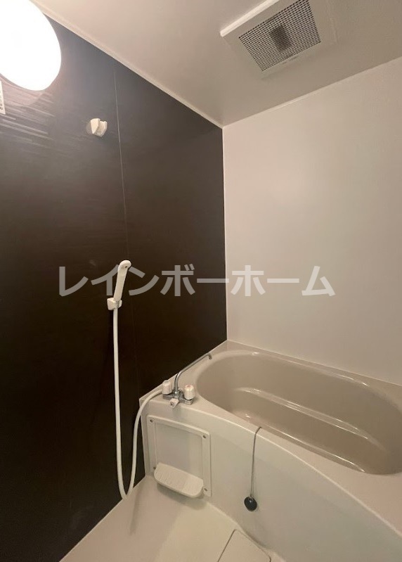 バス・シャワールーム　お風呂で日々の疲れを落としましょう