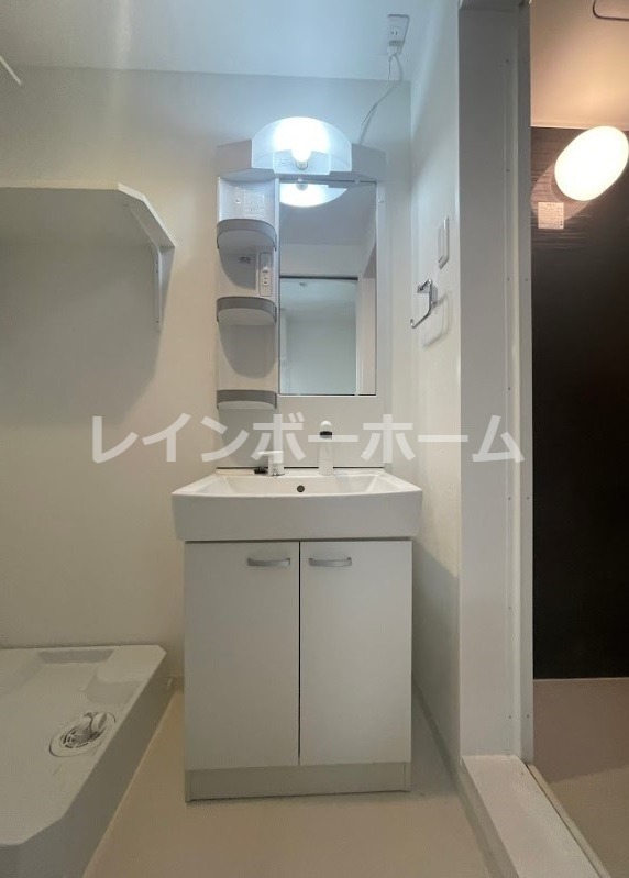 洗面設備　独立洗面化粧台付き