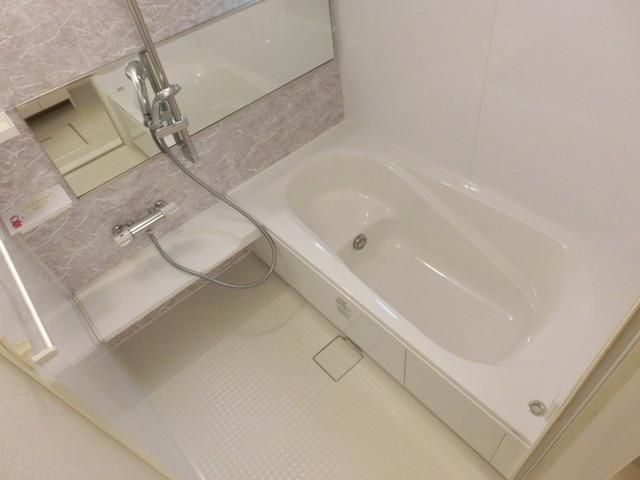 バス・シャワールーム　ゆったり１坪バスルーム