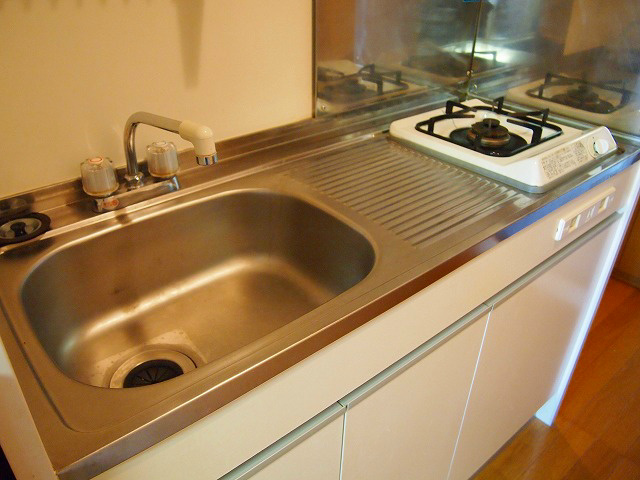 キッチン　家具家電一式付いております！
