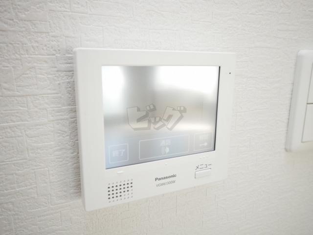 セキュリティ　TVモニター付きインターホンです♪