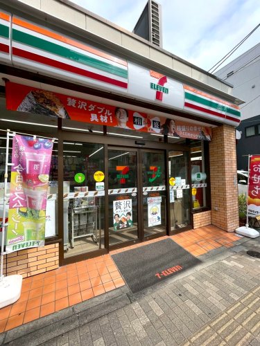 コンビニ　セブンイレブン（コンビニ）まで996m