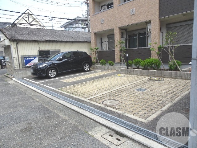 駐車場　敷地内駐車場