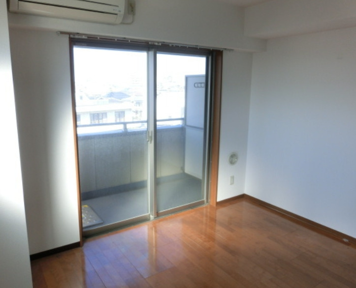 居室・リビング　別部屋の画像を使用しております。