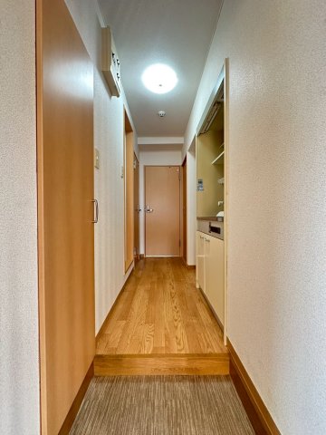 玄関　※別号室参考写真