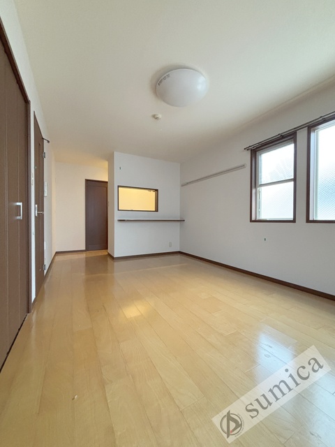 居室・リビング　日当たりのいいお部屋です♪
