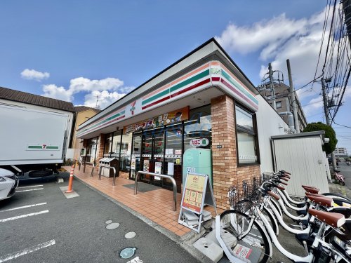 コンビニ　セブンイレブン横浜日吉宮前店（コンビニ）まで553m