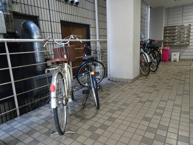 その他共有部分　自転車置き場あります☆