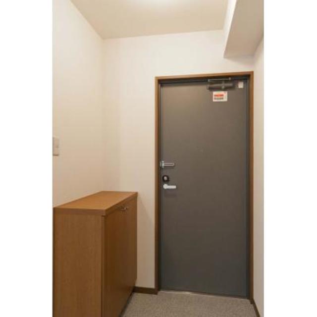 玄関　※写真は同タイプ住戸です。