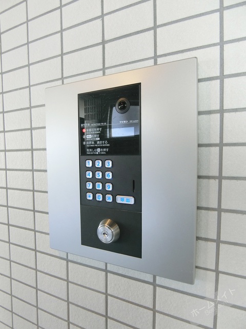エントランス　オートロック付き