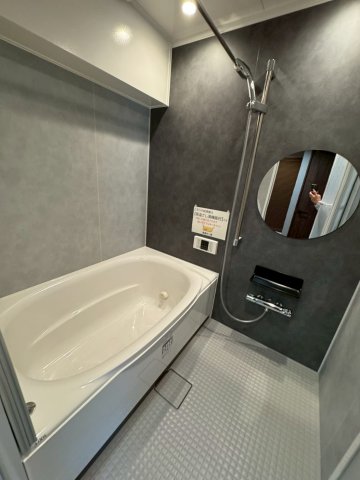 バス・シャワールーム　コンパクトで使いやすいお風呂です