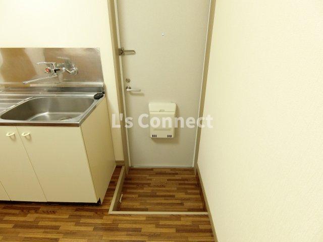 玄関　下駄箱付で靴も収納できます。