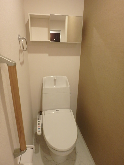 トイレ　ウォシュレット御座います。