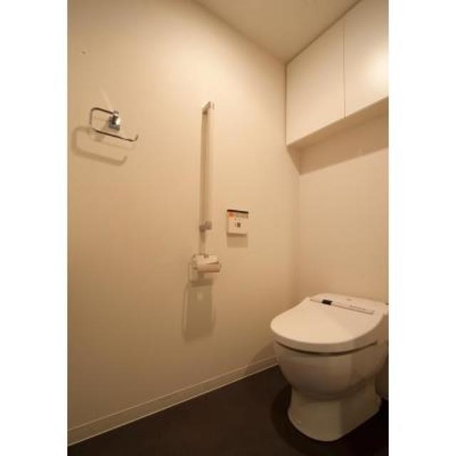 トイレ　※写真は同タイプ住戸です。