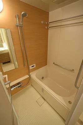 バス・シャワールーム　※別部屋の参考写真です。