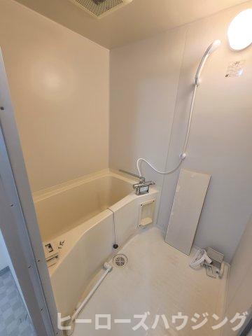バス・シャワールーム　※同タイプの写真となり、実際のお部屋とは異なる場合があります