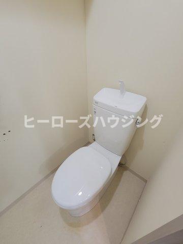 トイレ　※同タイプの写真となり、実際のお部屋とは異なる場合があります