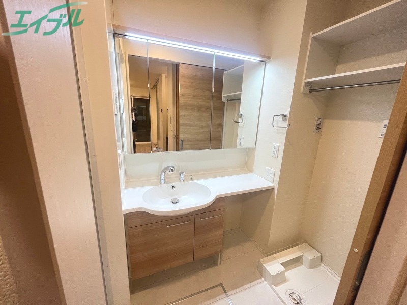 洗面設備　別部屋参考写真です