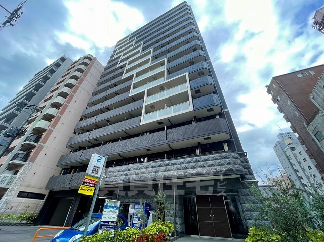 1K Mansion in Tennoji-ku, Osaka