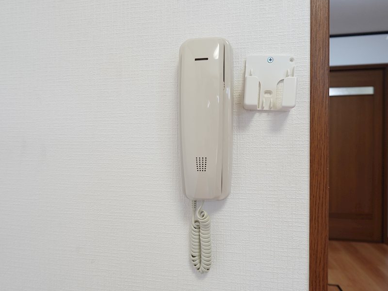セキュリティ　来客者も確認できるインターホン付き