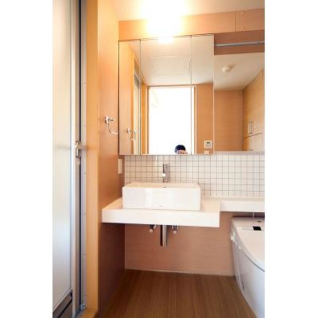 洗面設備　※写真は同タイプ住戸です。
