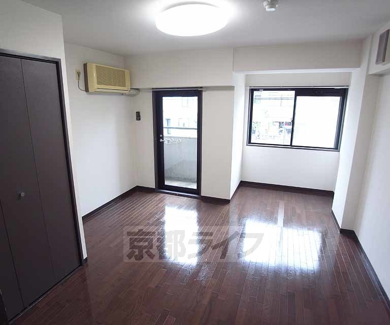 居室・リビング　綺麗なお部屋です。