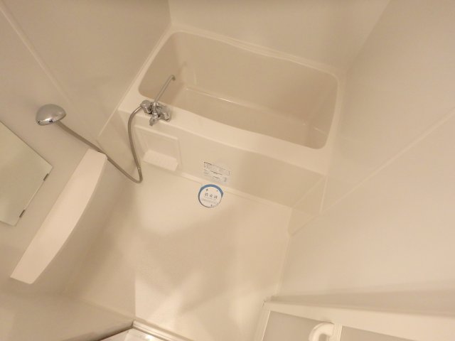 バス・シャワールーム　落ち着いた空間のお風呂です