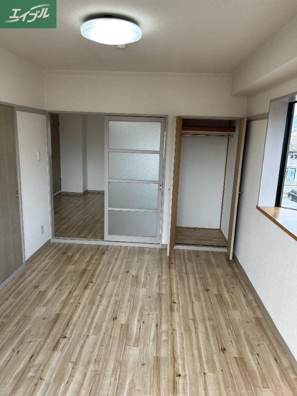 居室・リビング　別のお部屋の写真です。実際とは異なります。