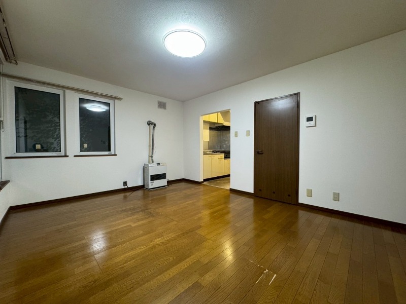 居室・リビング　広くてキレイなお部屋が広がっていて、充実した生活が送れそう。