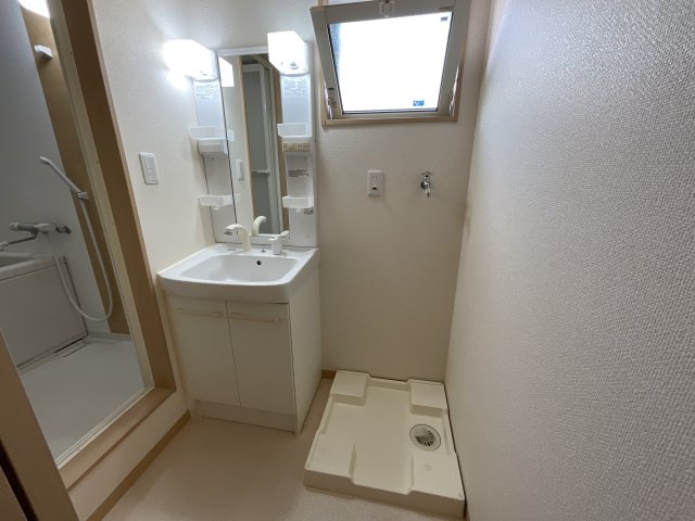 洗面設備　使いやすい洗面所です