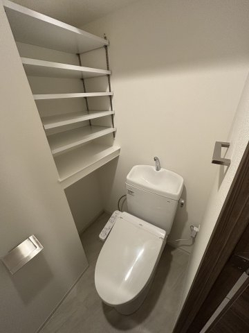 トイレ　類似タイプ参考写真