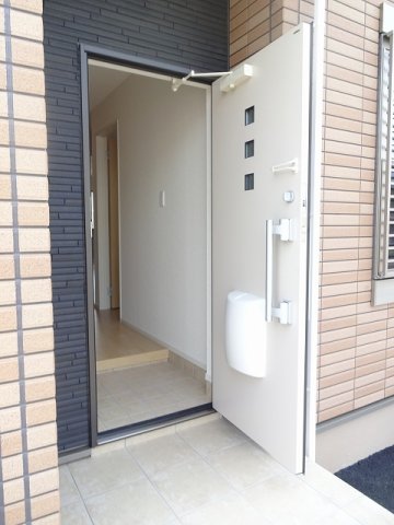 玄関　明るい玄関です