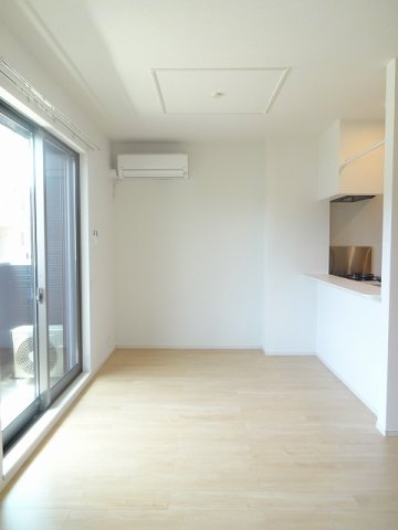 居室・リビング　こちらの居間で趣味の時間をお楽しみください