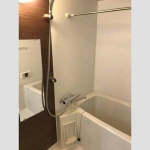 バス・シャワールーム　写真は同タイプ住居です。