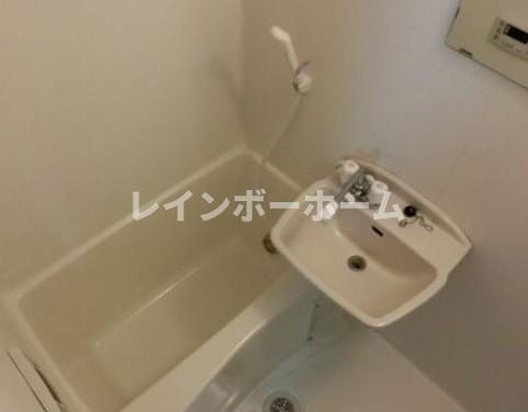 バス・シャワールーム　落ち着いた空間のお風呂です