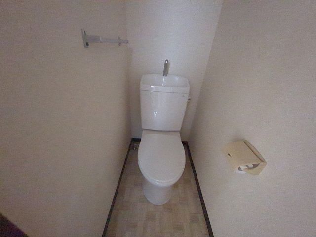 ウイングピアアキのトイレ写真